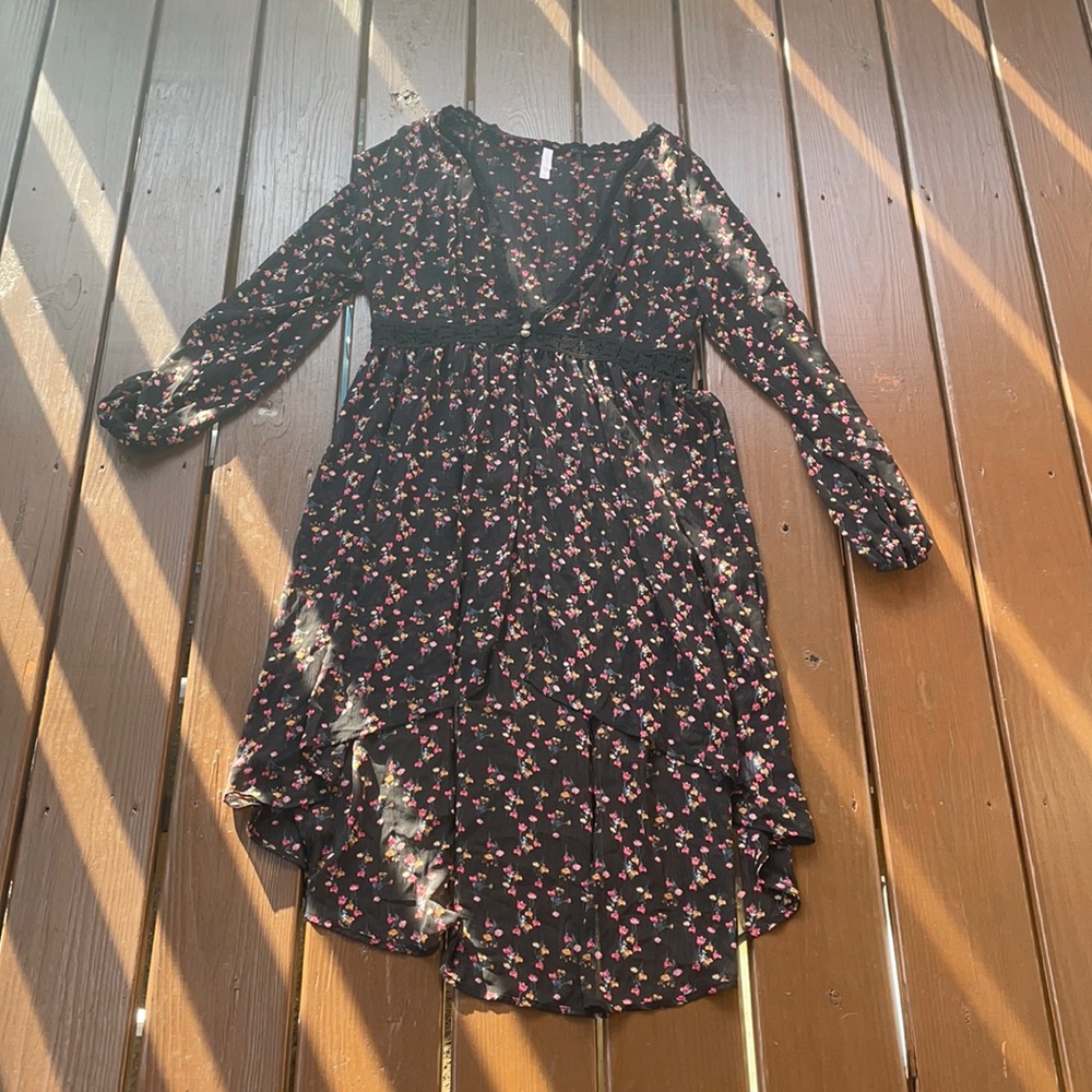 Xhilaration sheer black floral duster, size Medium